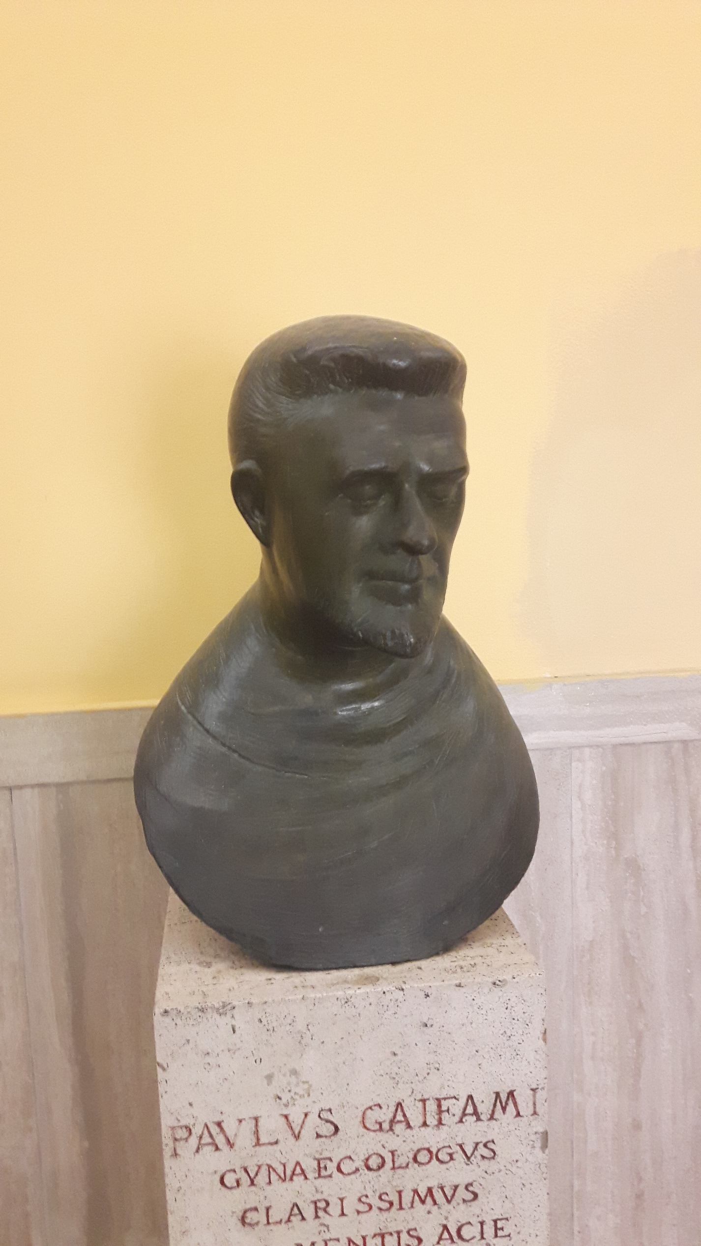 Paolo Gaifami's bust, Policlinico Umberto I, Rome - 02.jpg